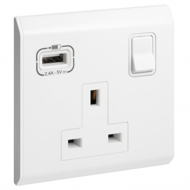 Legrand Single Switched Socket + USB A 13A